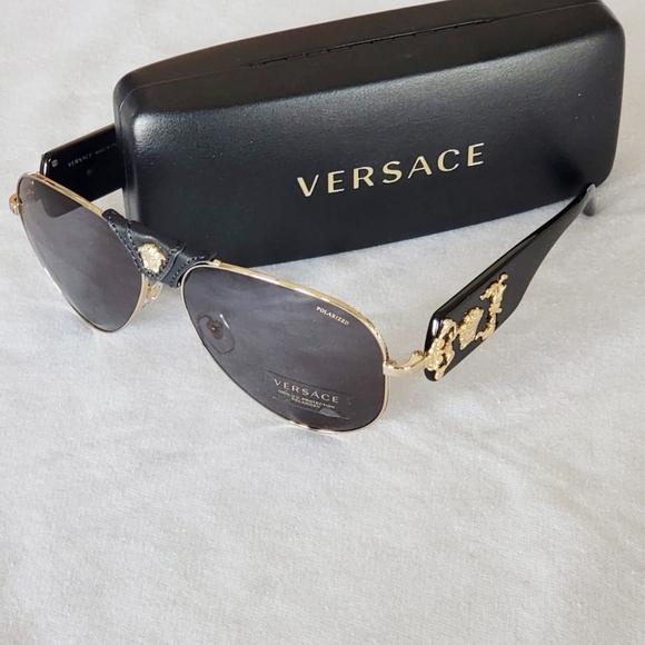 VERSACE Black & Gold Baroque Sunglasses - Picture 3 of 5